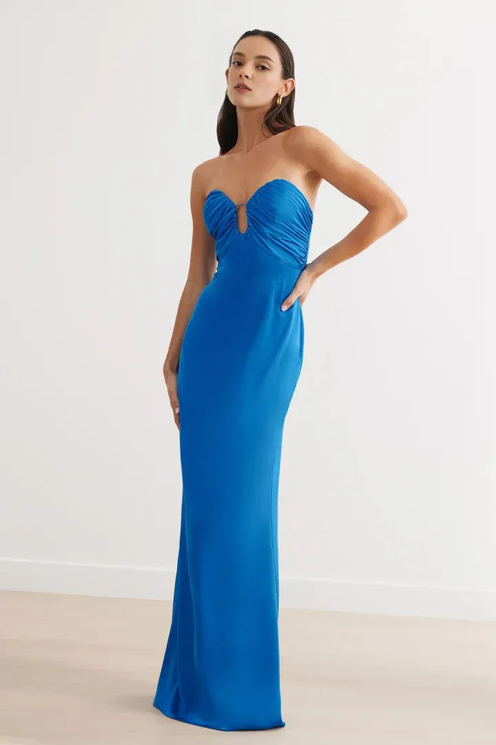 Simple Fitted Gathered Neck Sleeveless Satin Floor-Length Prom Dress