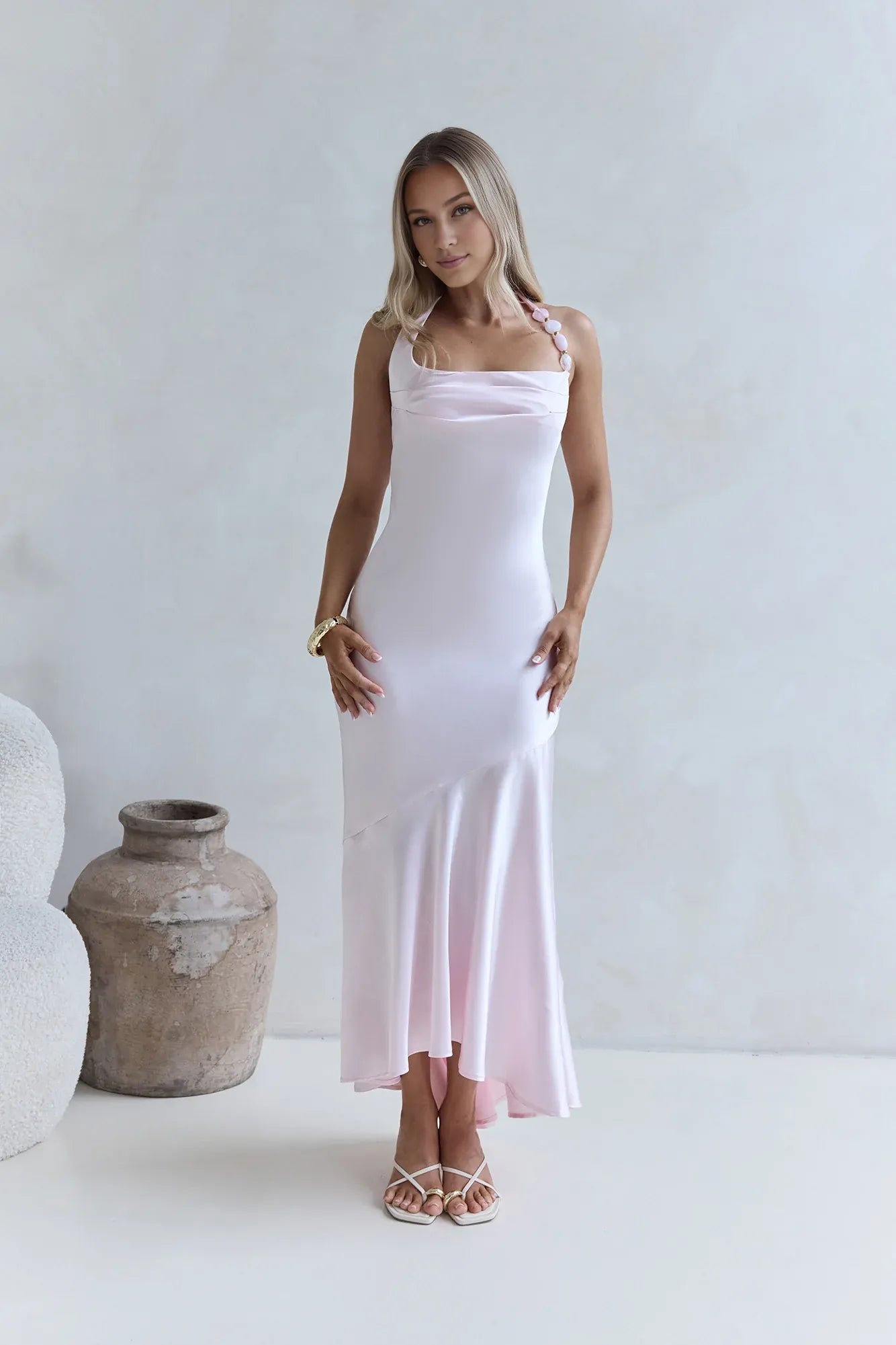 Simple Fitted Halter Neck Sleeveless Zipper Up Floor-Length Cocktail Dress