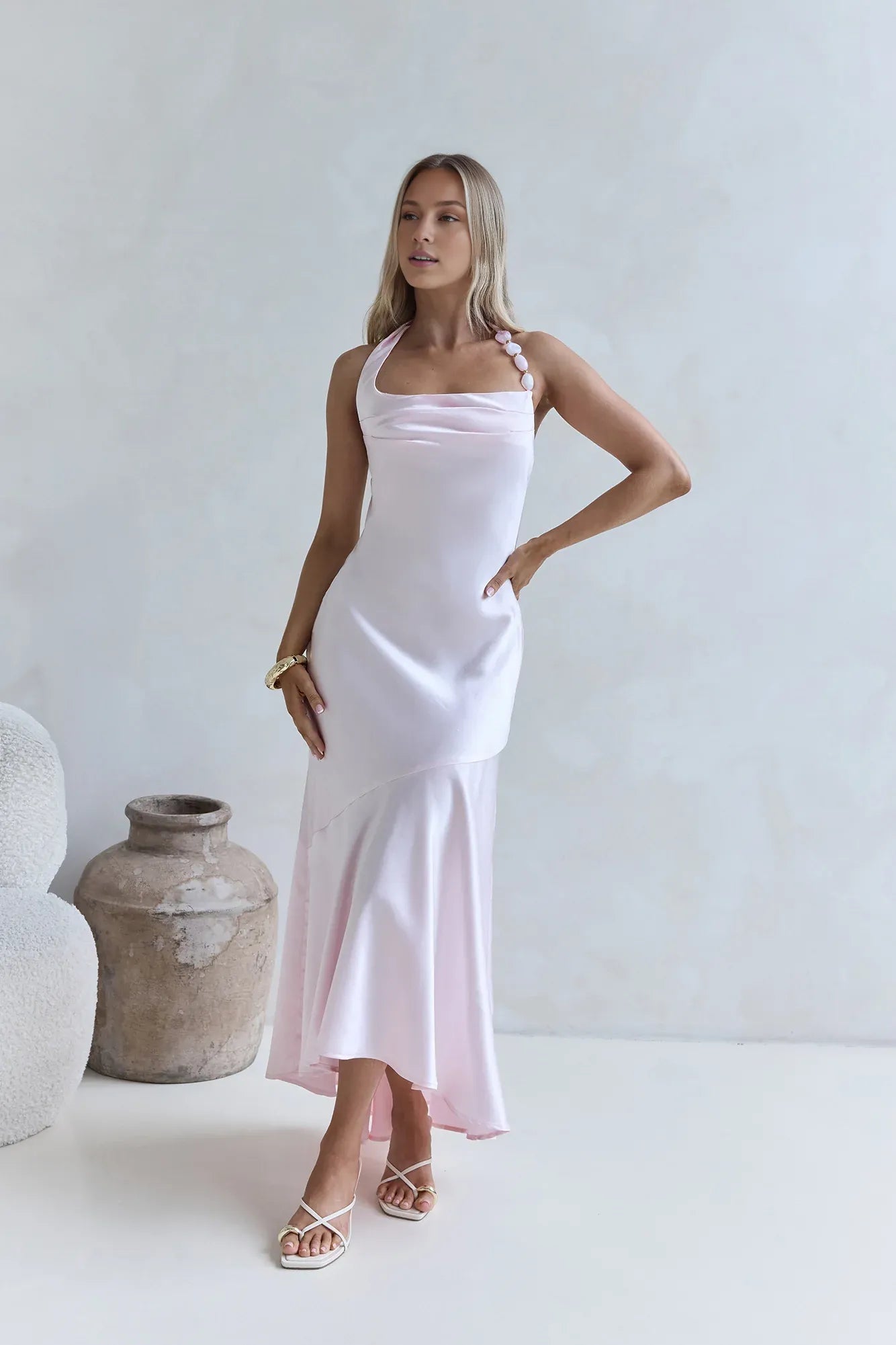 Simple Fitted Halter Neck Sleeveless Zipper Up Floor-Length Cocktail Dress