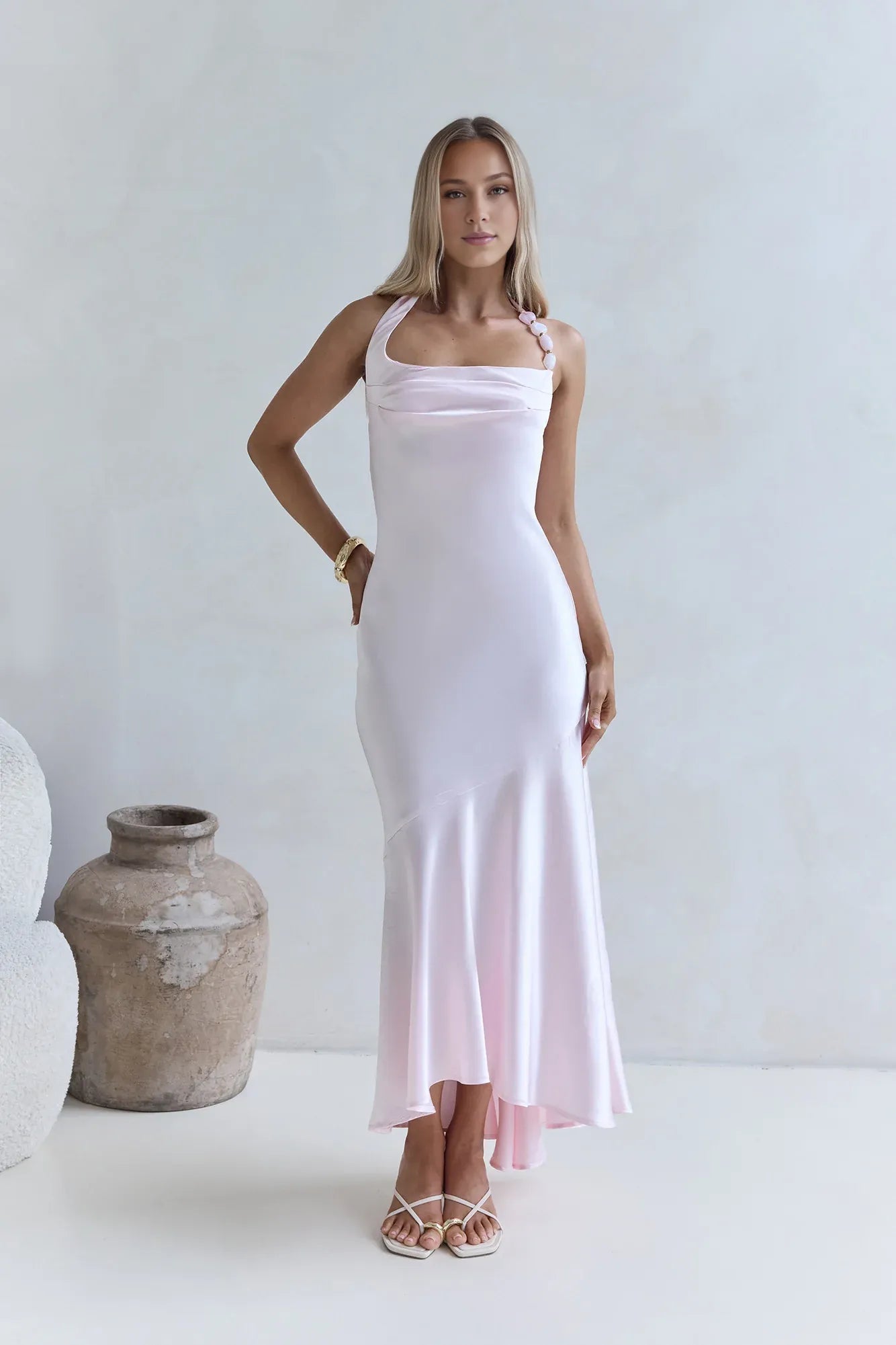 Simple Fitted Halter Neck Sleeveless Zipper Up Floor-Length Cocktail Dress