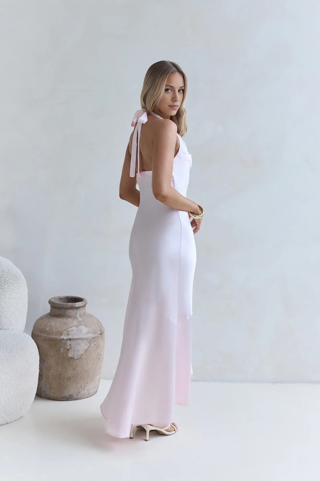 Simple Fitted Halter Neck Sleeveless Zipper Up Floor-Length Cocktail Dress