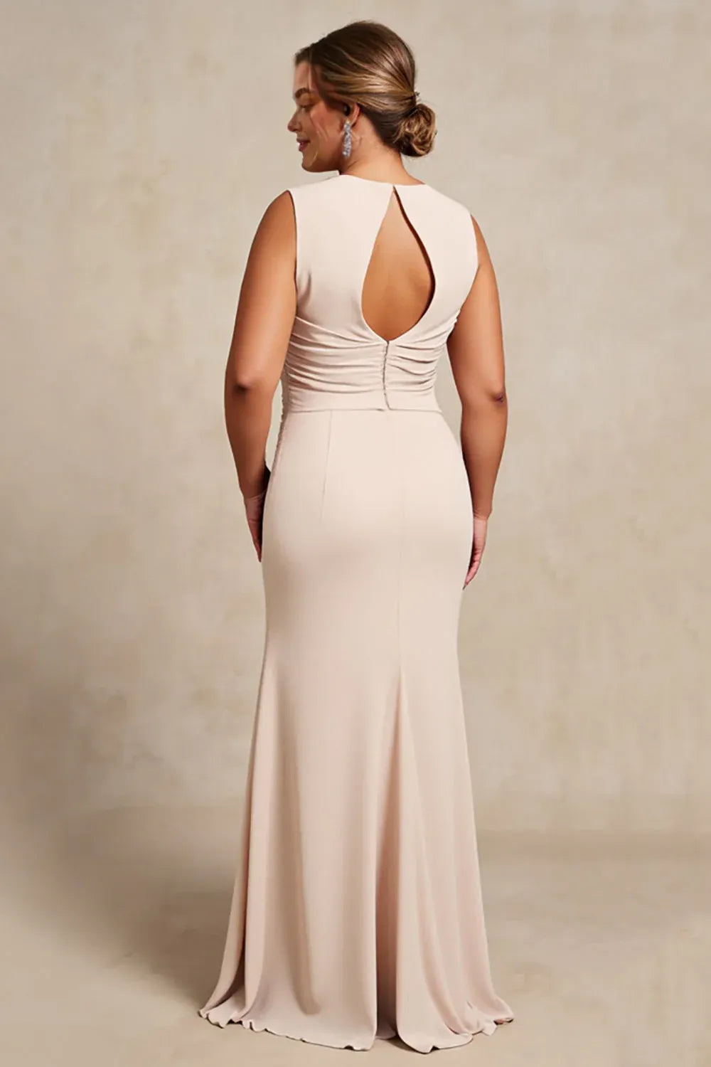 Simple Sheath Boat Neck Sleeveless Keyhole Sweep/Brush Train Plus Size Mother of the Bride Dress