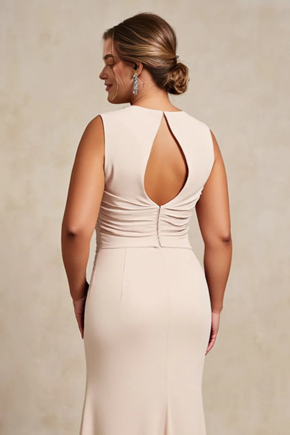 Simple Sheath Boat Neck Sleeveless Keyhole Sweep/Brush Train Plus Size Mother of the Bride Dress