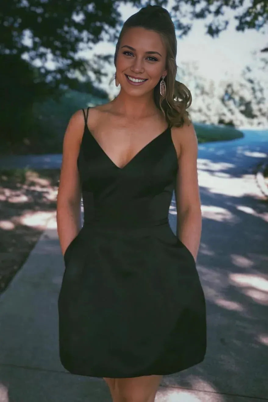 Robe de soirée trapèze simple en satin à bretelles spaghetti courtes