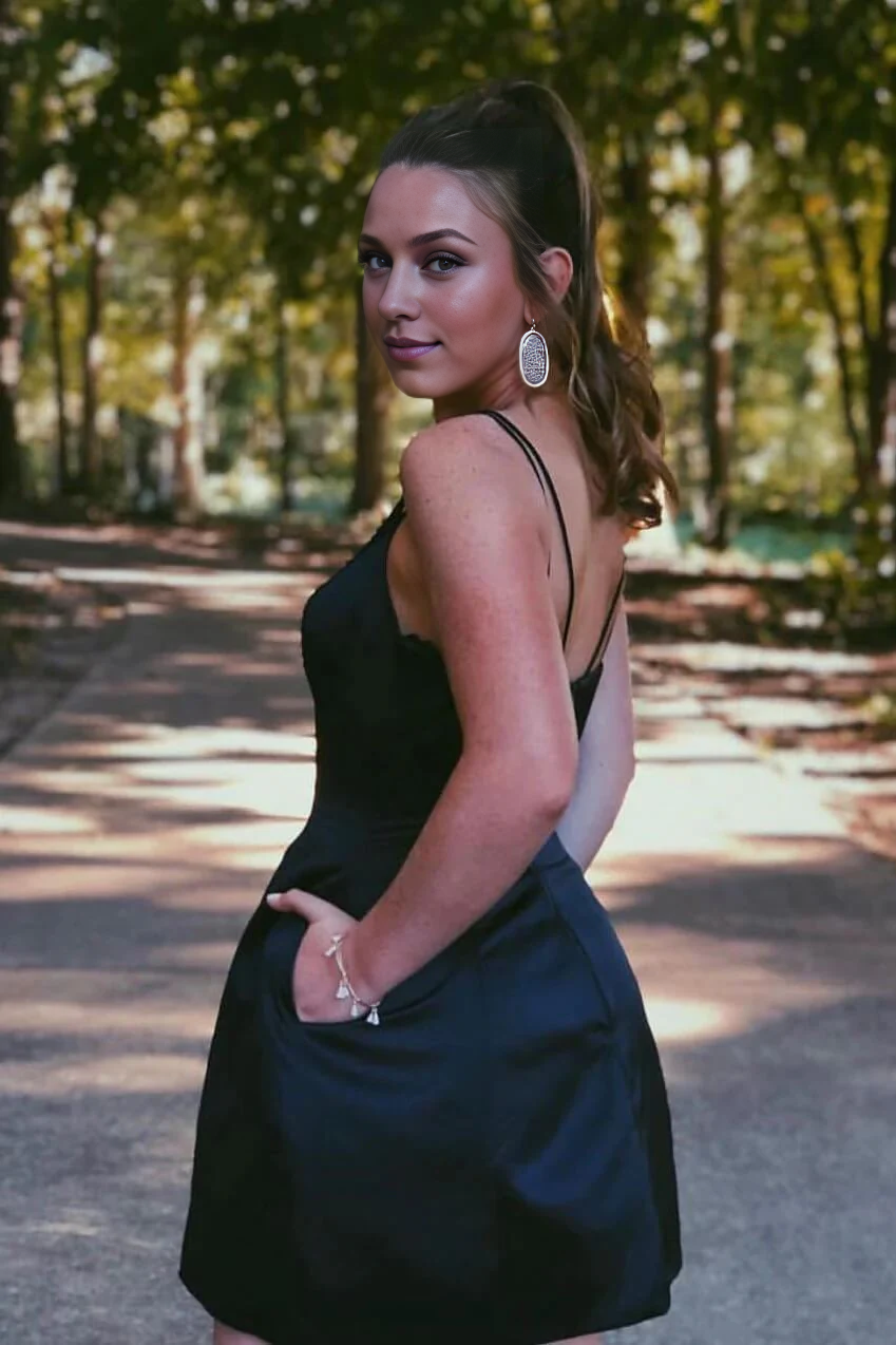 Robe de soirée trapèze simple en satin à bretelles spaghetti courtes