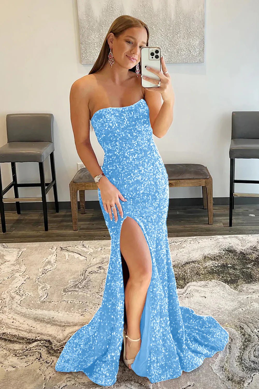 Vestido de fiesta largo sin tirantes con lentejuelas de sirena y abertura