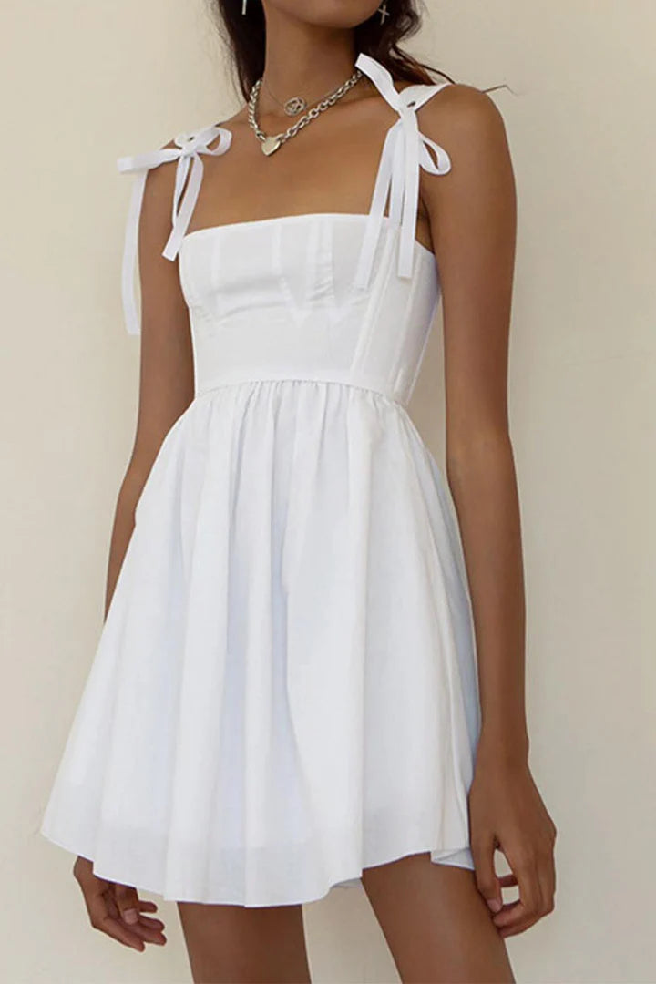 Robe trapèze courte sans manches, épaules dénudées, lacets, col carré, bretelles