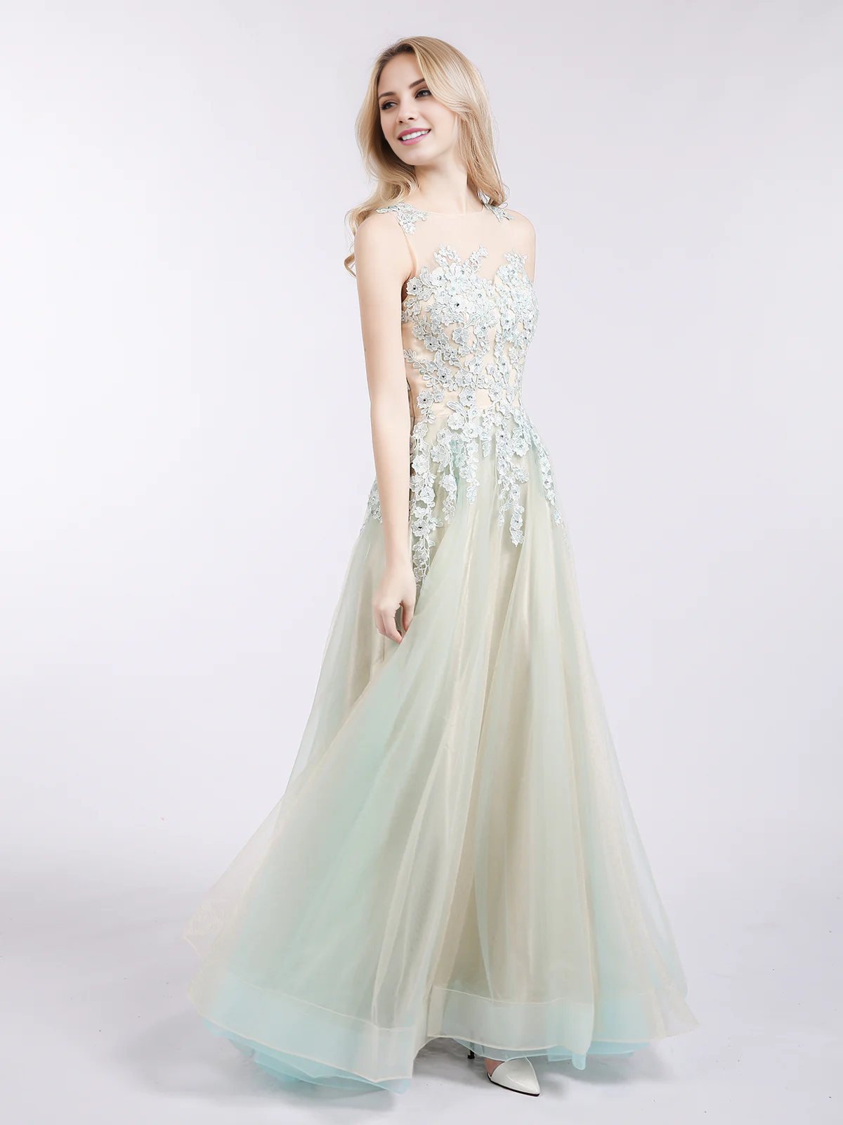 Sleeveless Tulle Round Neck Two Colors Tulle Prom Dress With Applique ﻿