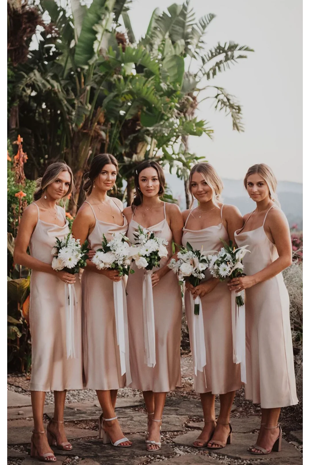 Robe de demoiselle d'honneur sexy sans manches, dos nu, bretelles spaghetti, longueur thé