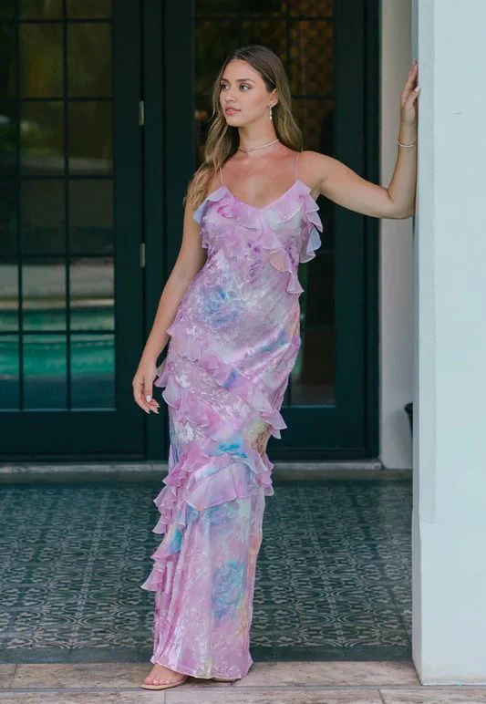 Vestido de noche largo rosa de sirena con tirantes finos 