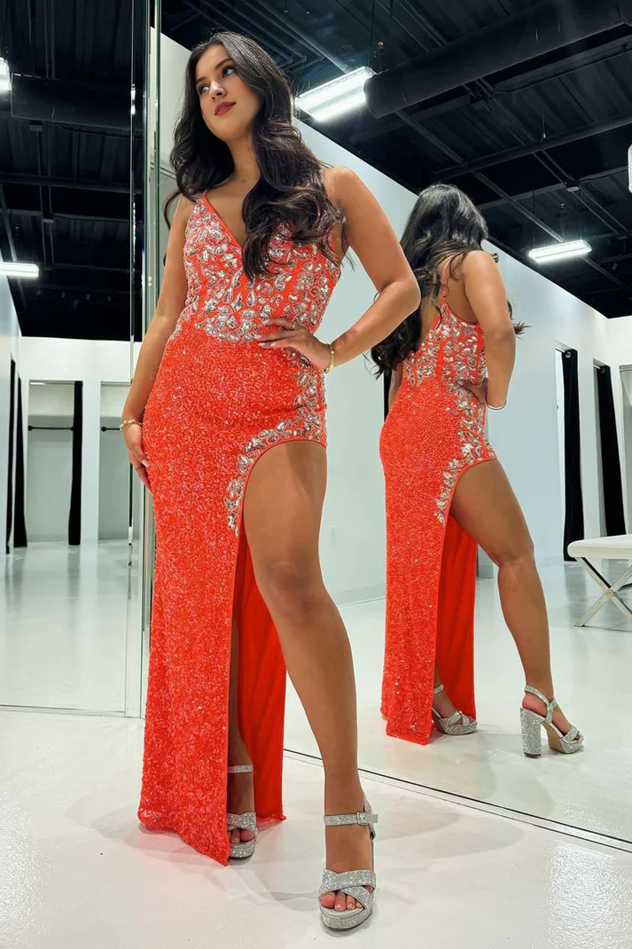 Vestidos de fiesta largos de sirena con escote en V, lentejuelas naranjas y tirantes finos con abertura alta 