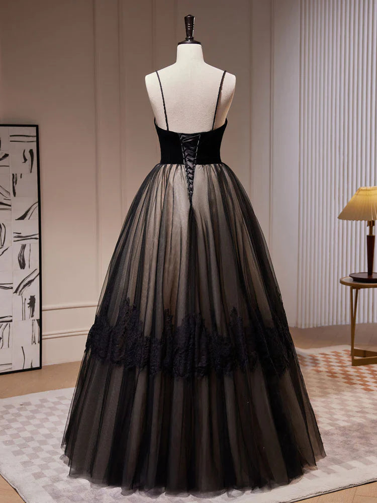 Robe de soirée longue noire en tulle et dentelle pour femme, coupe trapèze, bretelles spaghetti, disponible en magasin. 