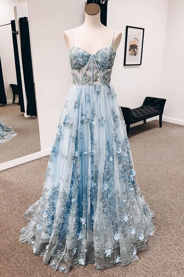 Robe de bal longue trapèze à bretelles spaghetti et dentelle florale 3D bleue vintage 