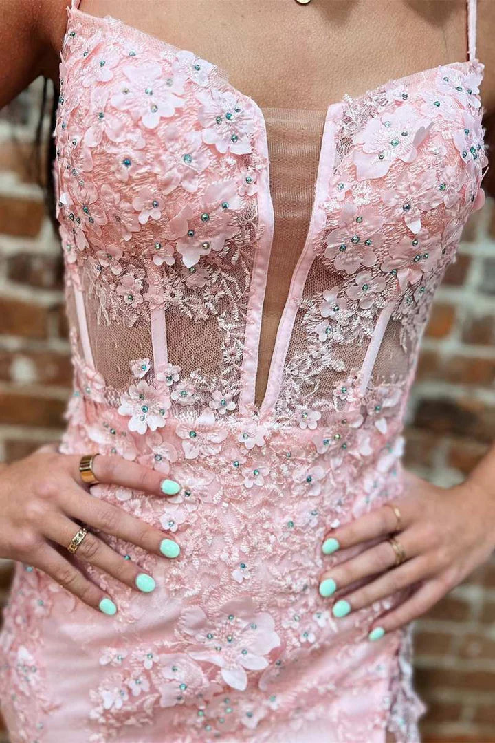 Vestido de fiesta largo de sirena con tirantes finos, encaje floral y cuello dividido con abertura 