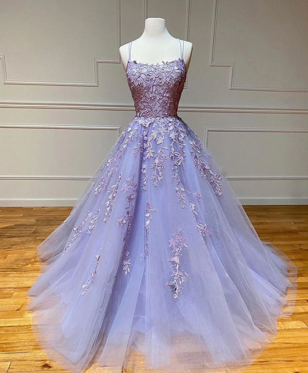 Robe de bal longue en tulle et dentelle à bretelles spaghetti
