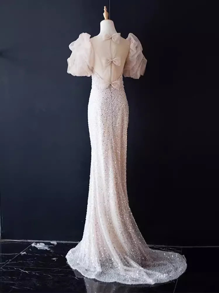 Vestido de fiesta largo rosa claro con escote cuadrado, sirena brillante, sin mangas y lentejuelas 