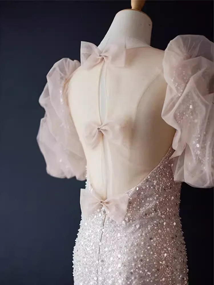 Vestido de fiesta largo rosa claro con escote cuadrado, sirena brillante, sin mangas y lentejuelas 