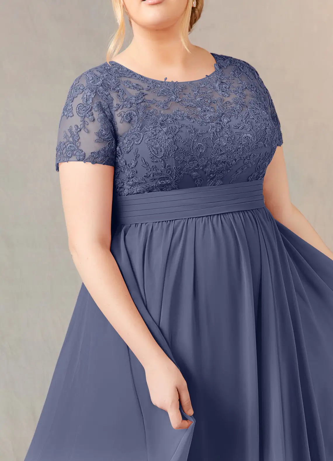 Robe Weitese Fashion Stormy A-Line en mousseline de soie et dentelle, longueur au sol, manches courtes, col rond, plissée, grande taille, pour mère de la mariée 