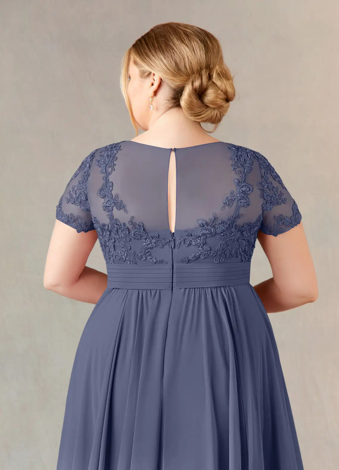 Robe Weitese Fashion Stormy A-Line en mousseline de soie et dentelle, longueur au sol, manches courtes, col rond, plissée, grande taille, pour mère de la mariée 