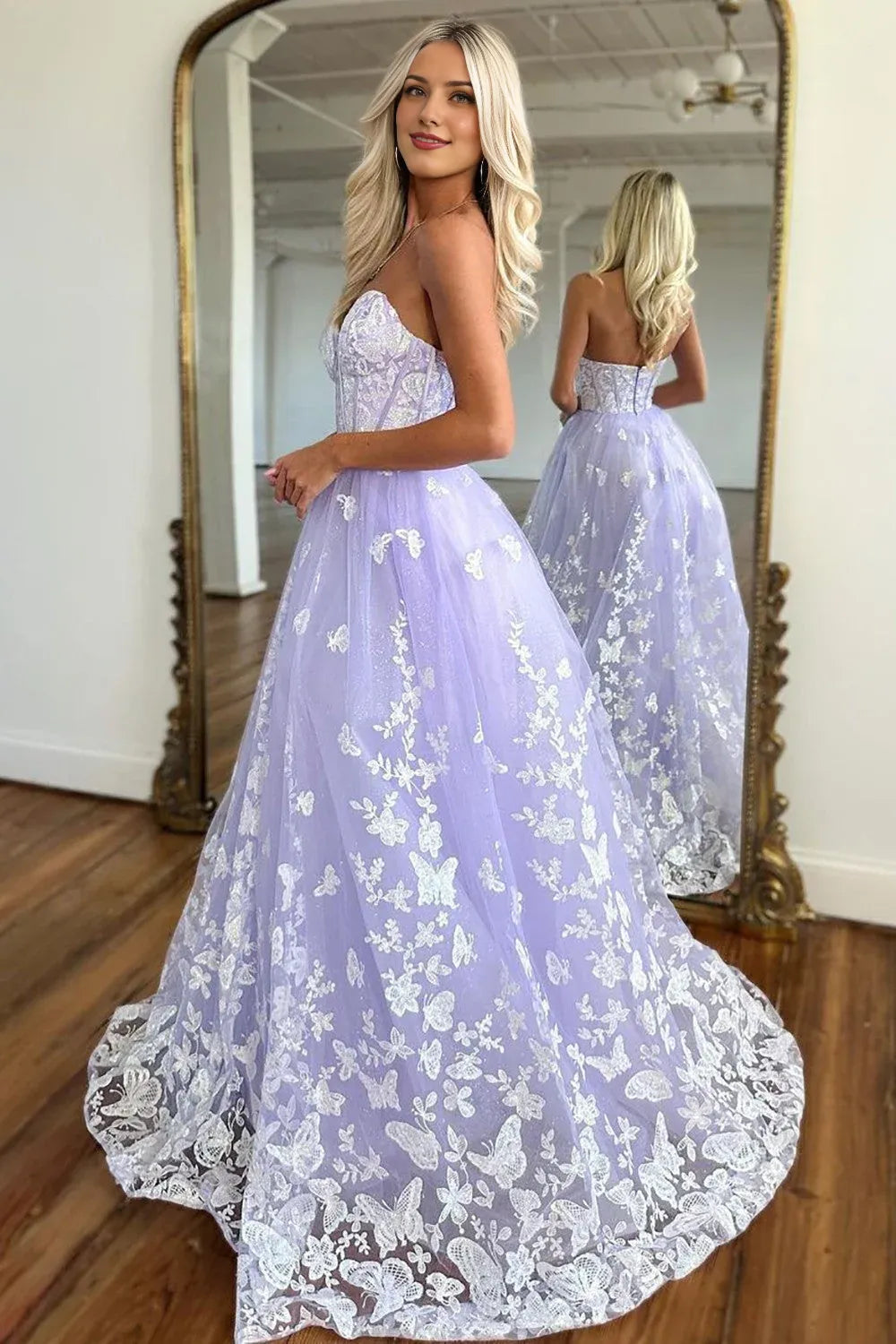 Robe de bal longue en tulle, décolleté en cœur, sans bretelles, fermeture éclair dans le dos et appliqués