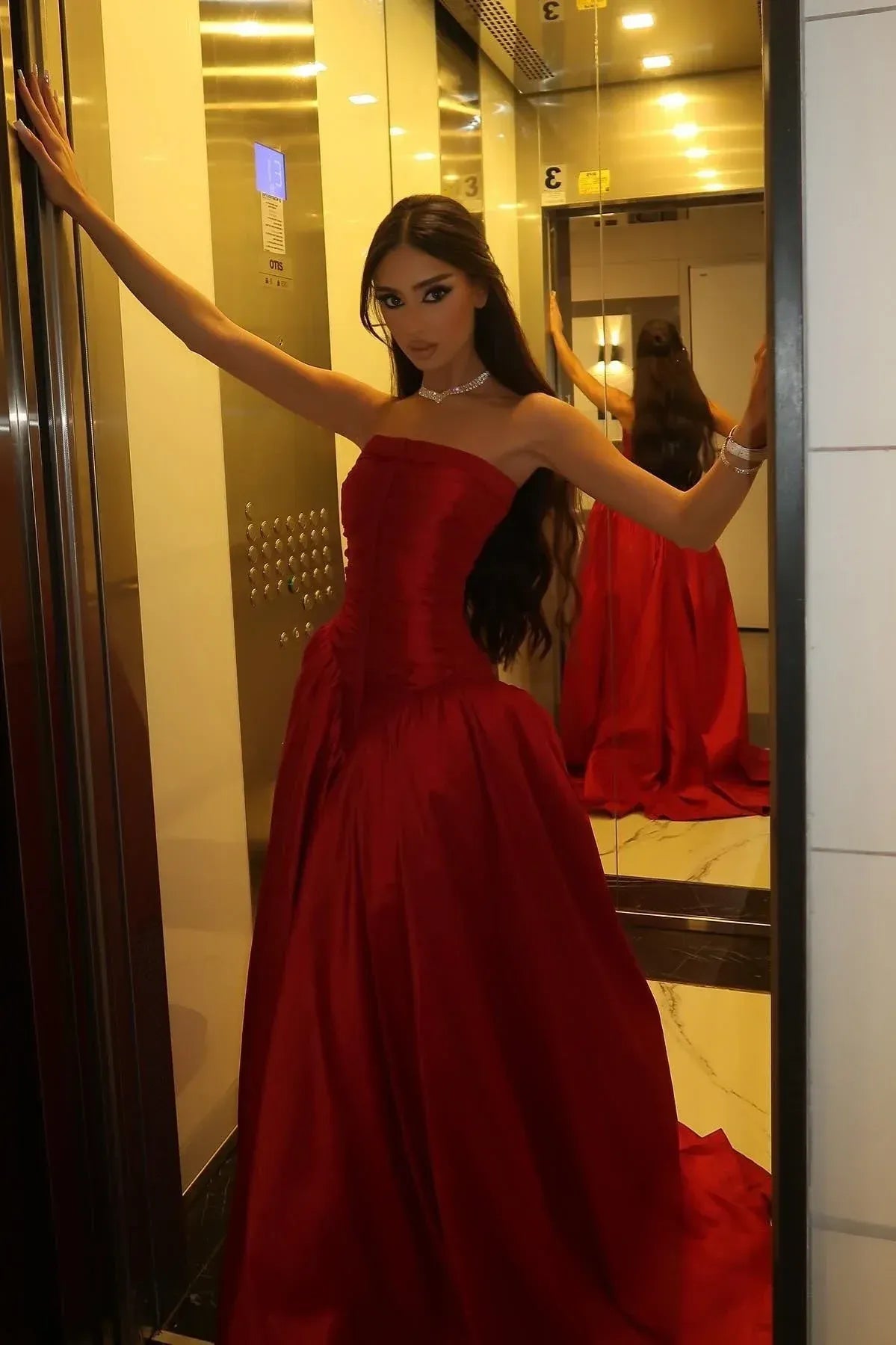 Striking A-Line Strapless Sweetheart Lace-Up Corset Floor-Length Satin Evening Ball Gown