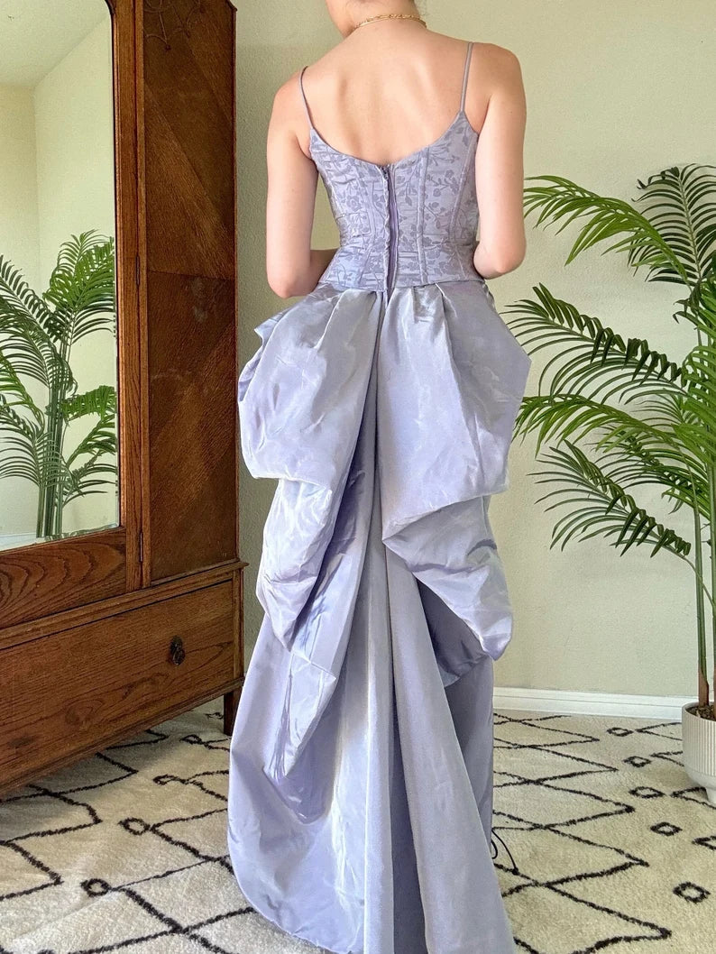 Impresionante vestido de fiesta de graduación sin mangas con corte A, estilo sirena, hombros descubiertos, volantes y tirantes finos 