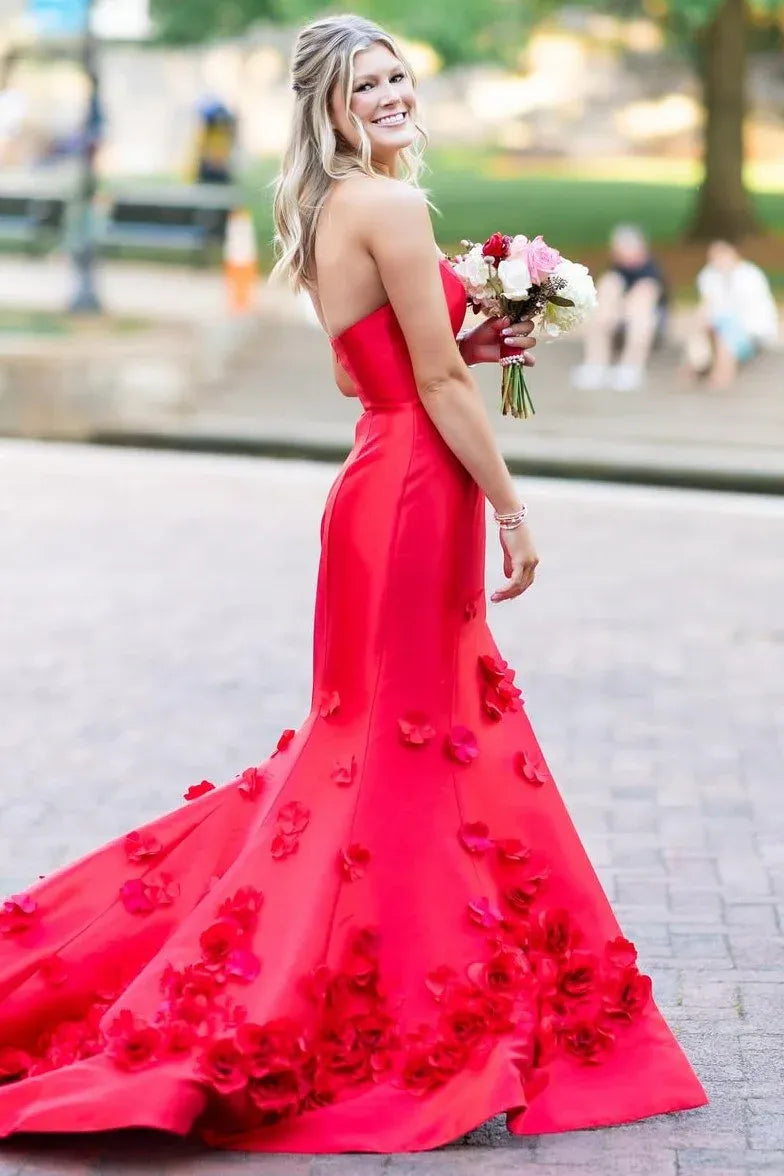 Stunning Strapless Sleeveless Mermaid Satin Appliques Long Prom Dress