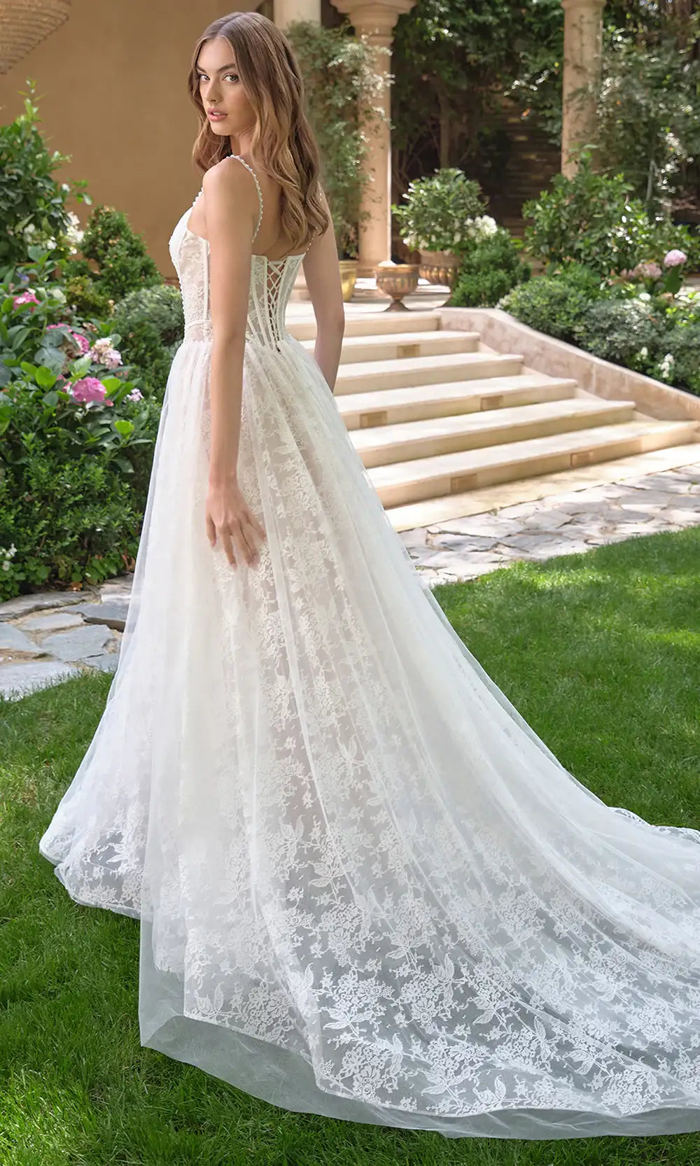 Stunning A-Line Sweetheart Corset Lace Applique Off-White Wedding Dress With Sweep Train