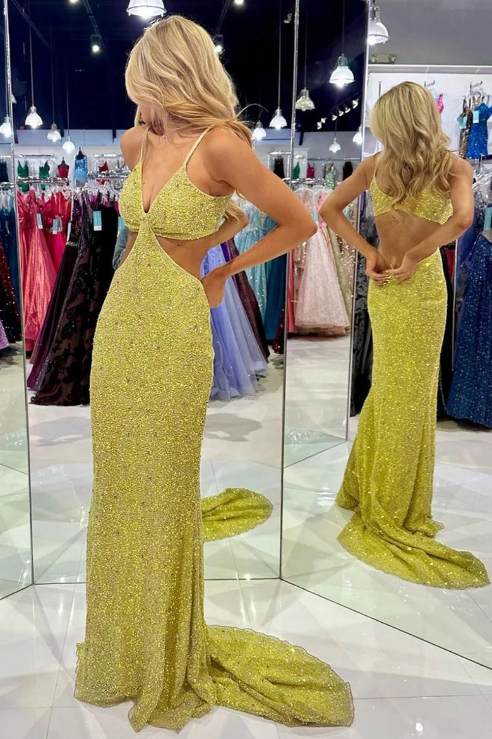 Superbe robe de bal sirène longue à bretelles spaghetti et paillettes avec dos ouvert