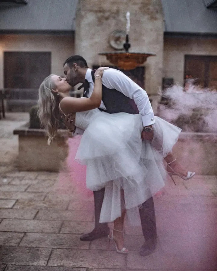 Stylish A-Line Spaghetti Straps Sleeveless Tulle Tea-Length Wedding Dress