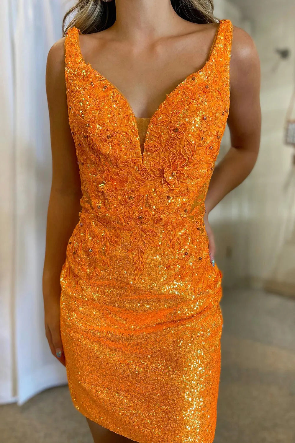 Stylish Bodycon V Neck Sequins Short Homecoming Dress with Appliques