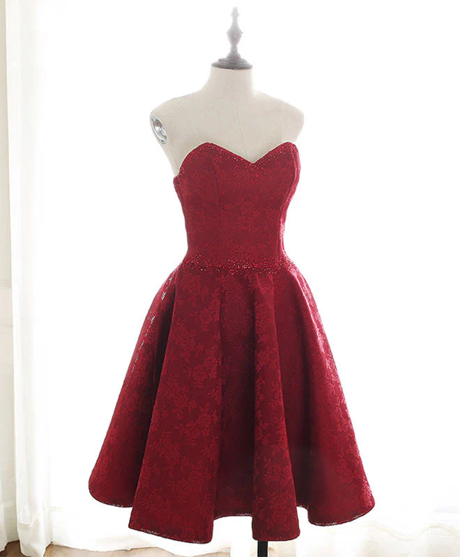 Robe de bal de fin d'année en dentelle à épaules dénudées et décolleté en cœur