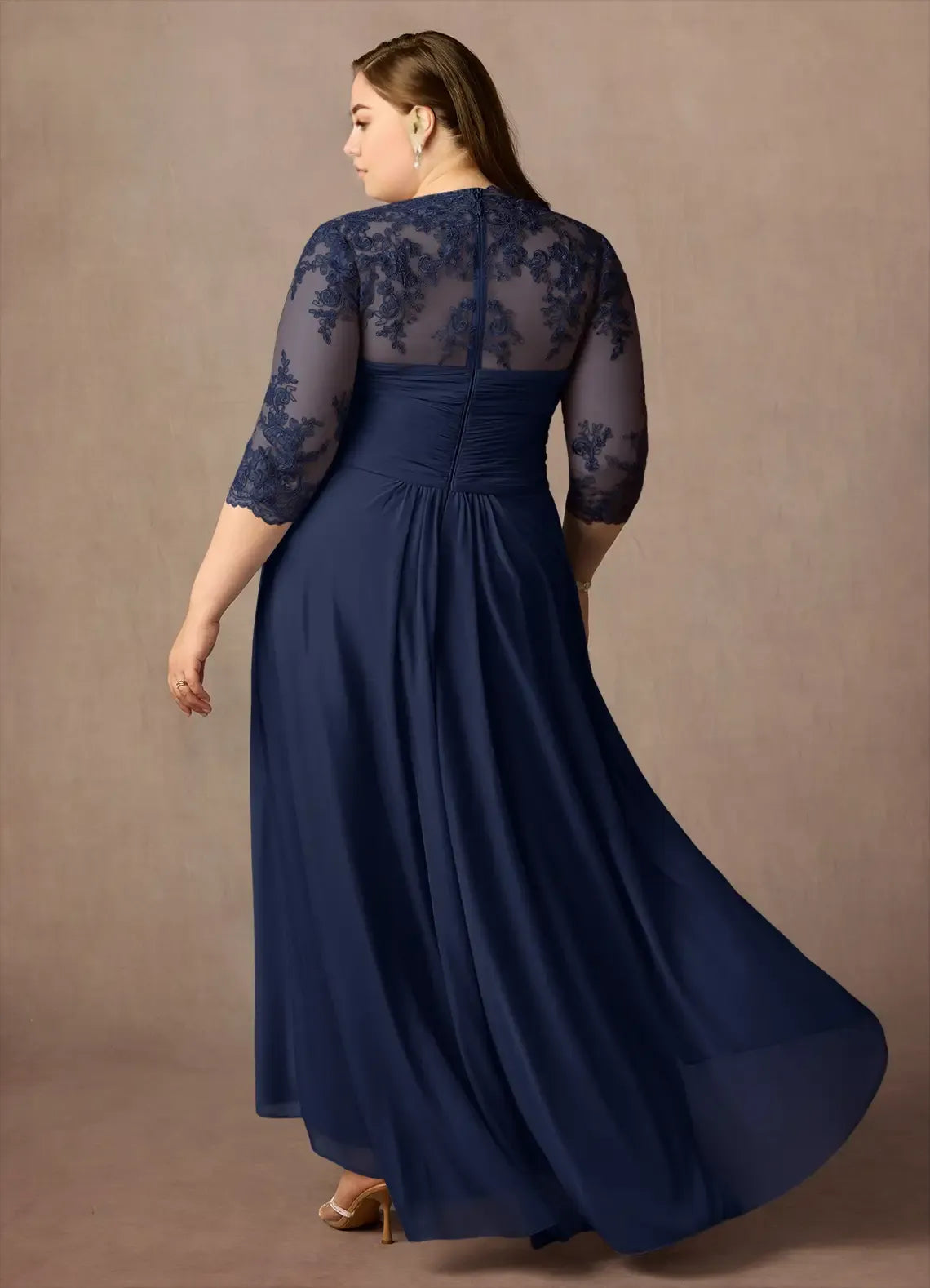 Robe fourreau classique bleu marine foncé, robe en dentelle à paillettes, décolleté en cœur, longueur asymétrique, manches trois-quarts, dos illusion, deux pièces, grande taille, pour mère de la mariée 