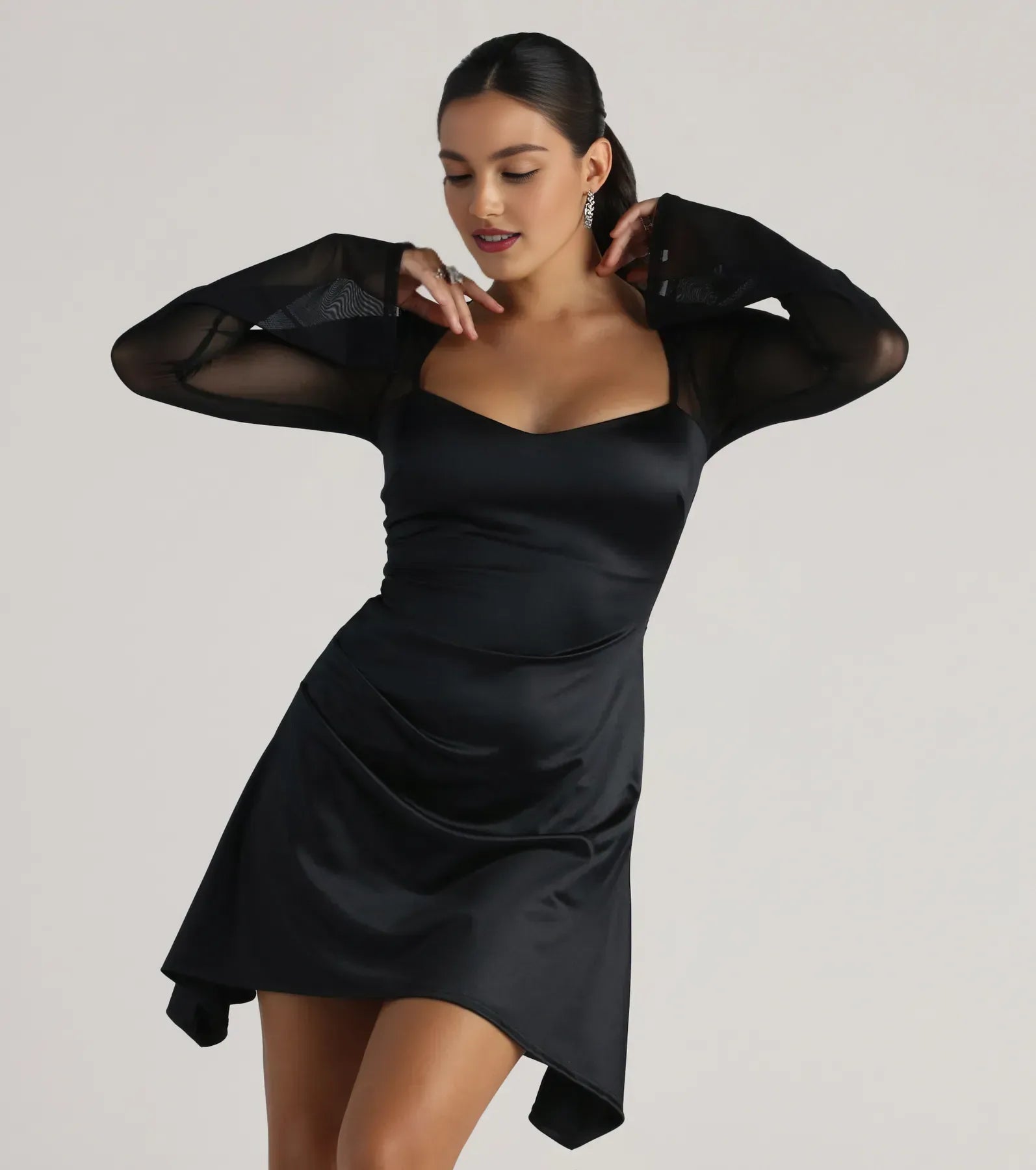 Trendy A-Line V Neck Long Sleeve Satin Short-Mini Homecoming Dress