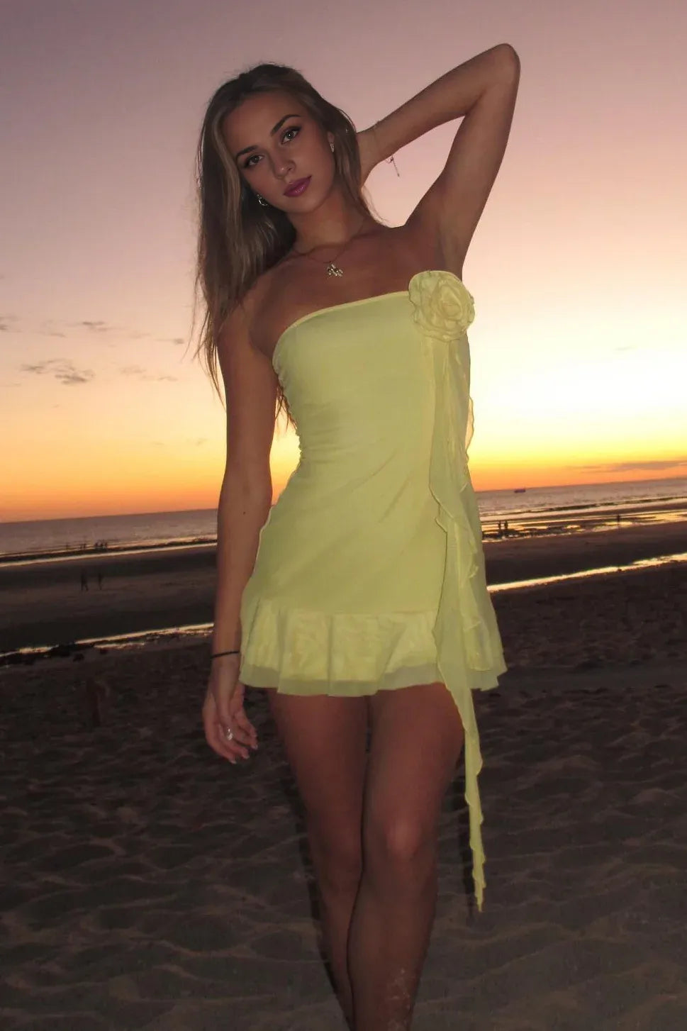 Trendy Sheath Strapless Sleeveless Zipper Up 3D Flowers Short-Mini Homecoming Dress