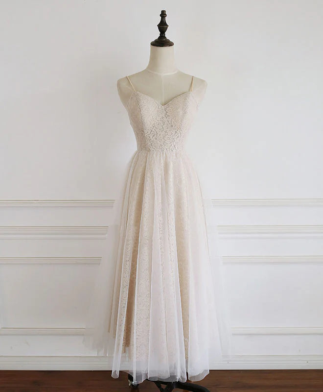 Robe de bal de fin d'année en tulle et dentelle à bretelles spaghetti