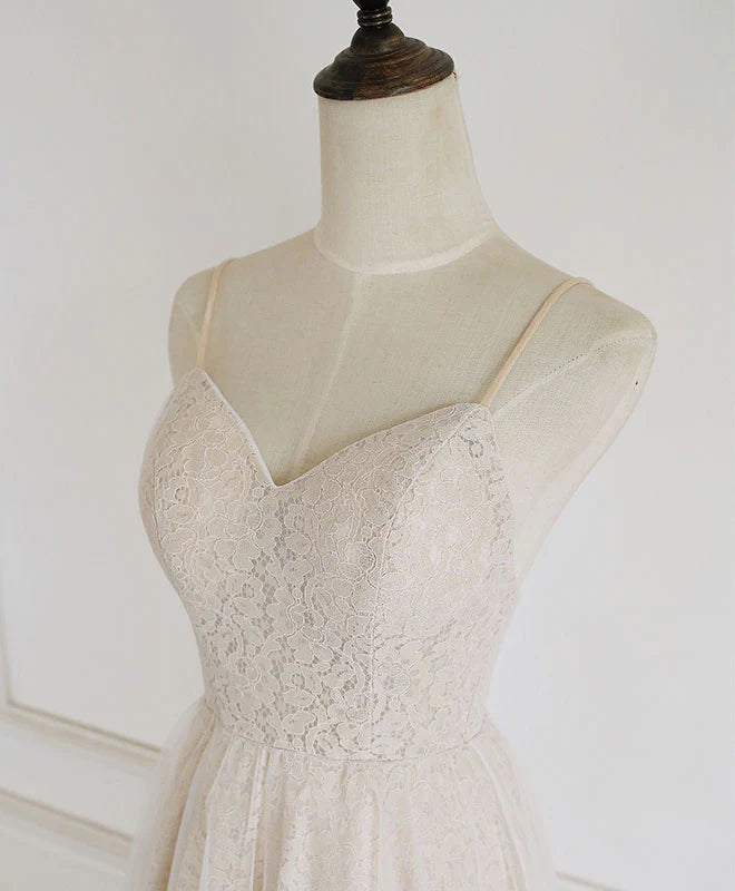 Robe de bal de fin d'année en tulle et dentelle à bretelles spaghetti