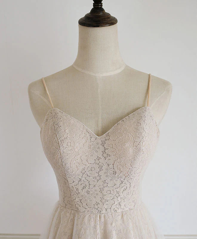 Robe de bal de fin d'année en tulle et dentelle à bretelles spaghetti