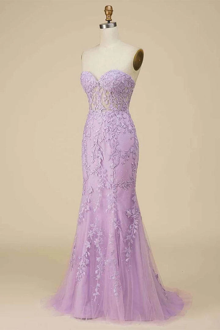 Robe de bal ajustée en tulle sans manches, épaules dénudées, décolleté en cœur, avec appliques