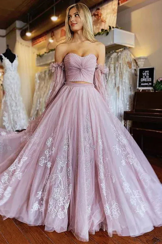 Robe de bal trapèze rose poudré deux pièces, sans bretelles, avec appliques et manches 