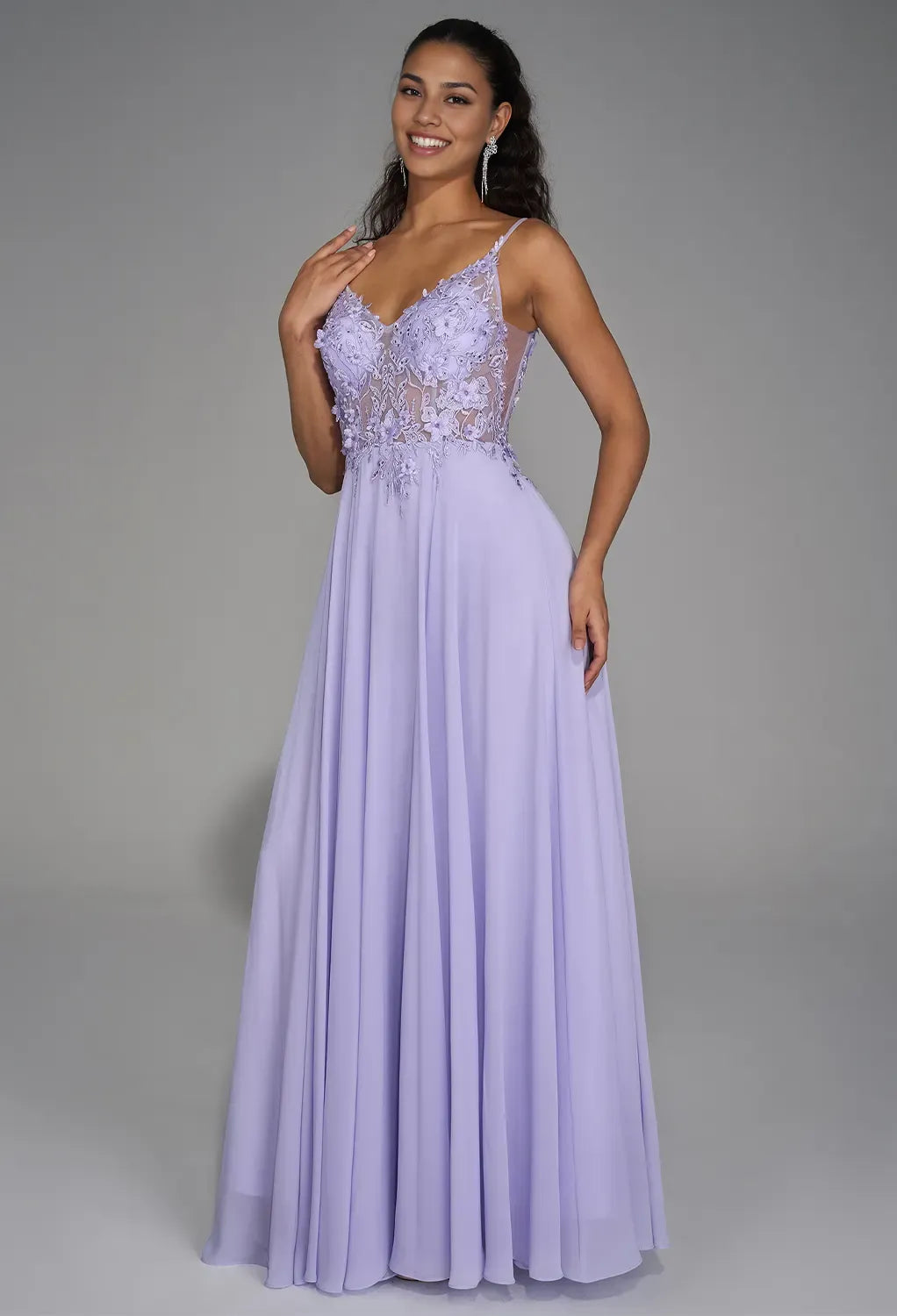 Robe de soirée trapèze à bretelles spaghetti et col en V, longueur au sol, en tulle, sans manches, avec appliques 