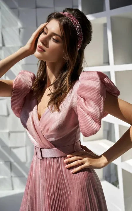 V-neck Short Puff-sleeve Sheath Dress with Belt and Pleated Prom Dress/Formal Wear Dresses