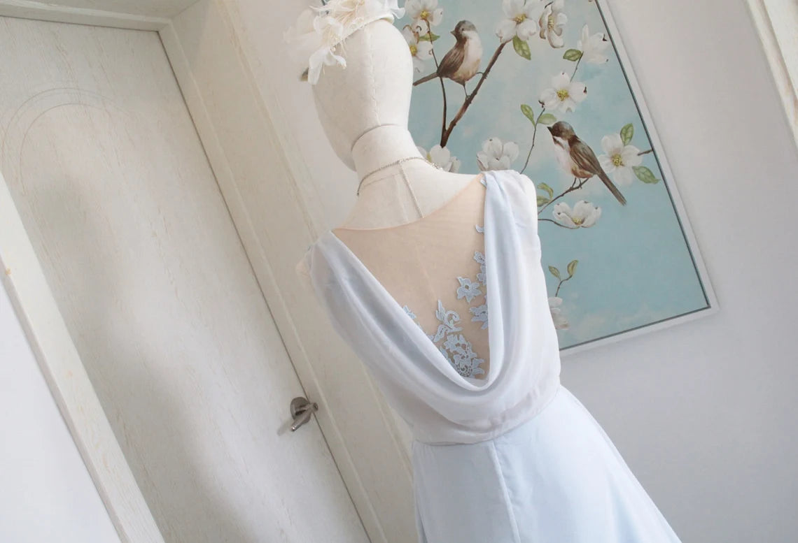 Robe de demoiselle d'honneur bleu poudré à col en V et dos bénitier avec appliques en dentelle, sans manches, élégante robe de soirée en mousseline de soie avec fente 