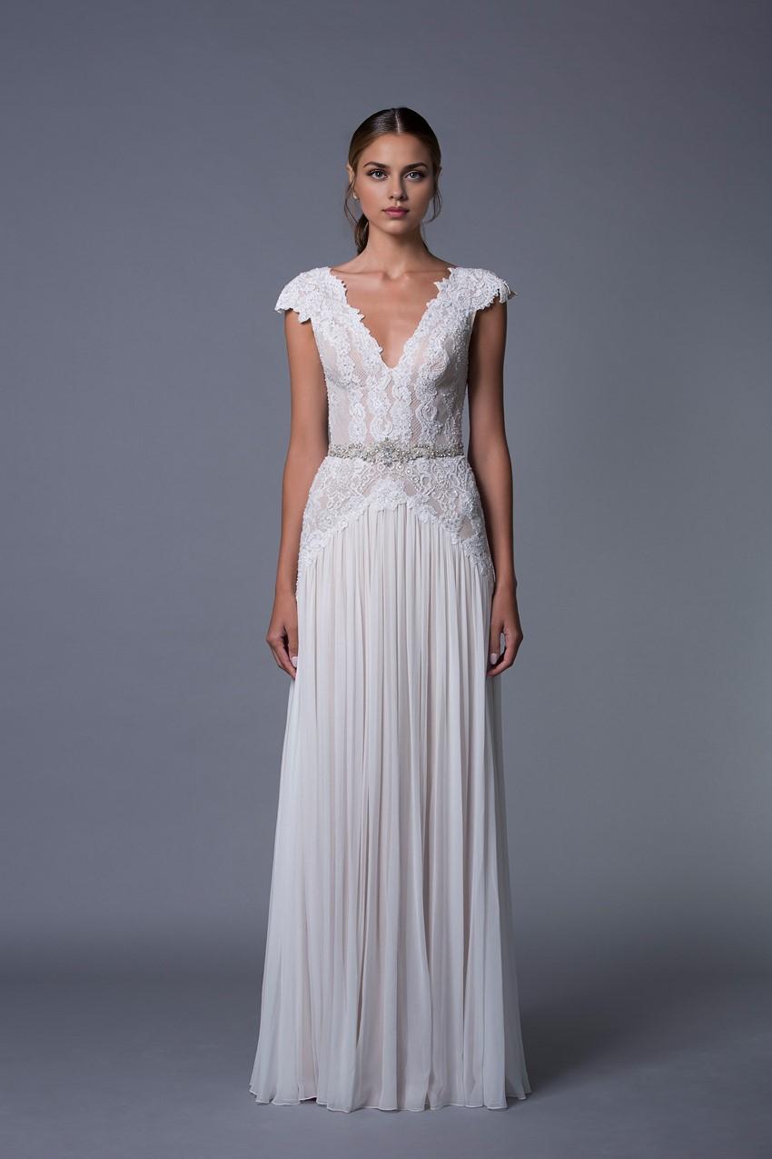 Vestido de novia bohemio de encaje con escote en V y espalda descubierta para playa 