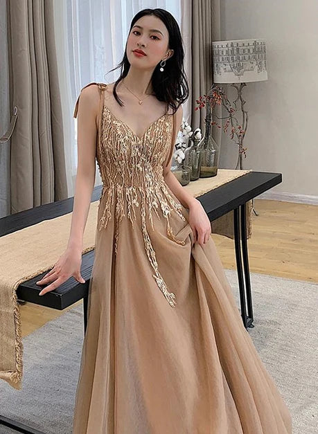 Romantic A-line V Neck Spaghetti Strap Lace Up Back Train Prom Dress