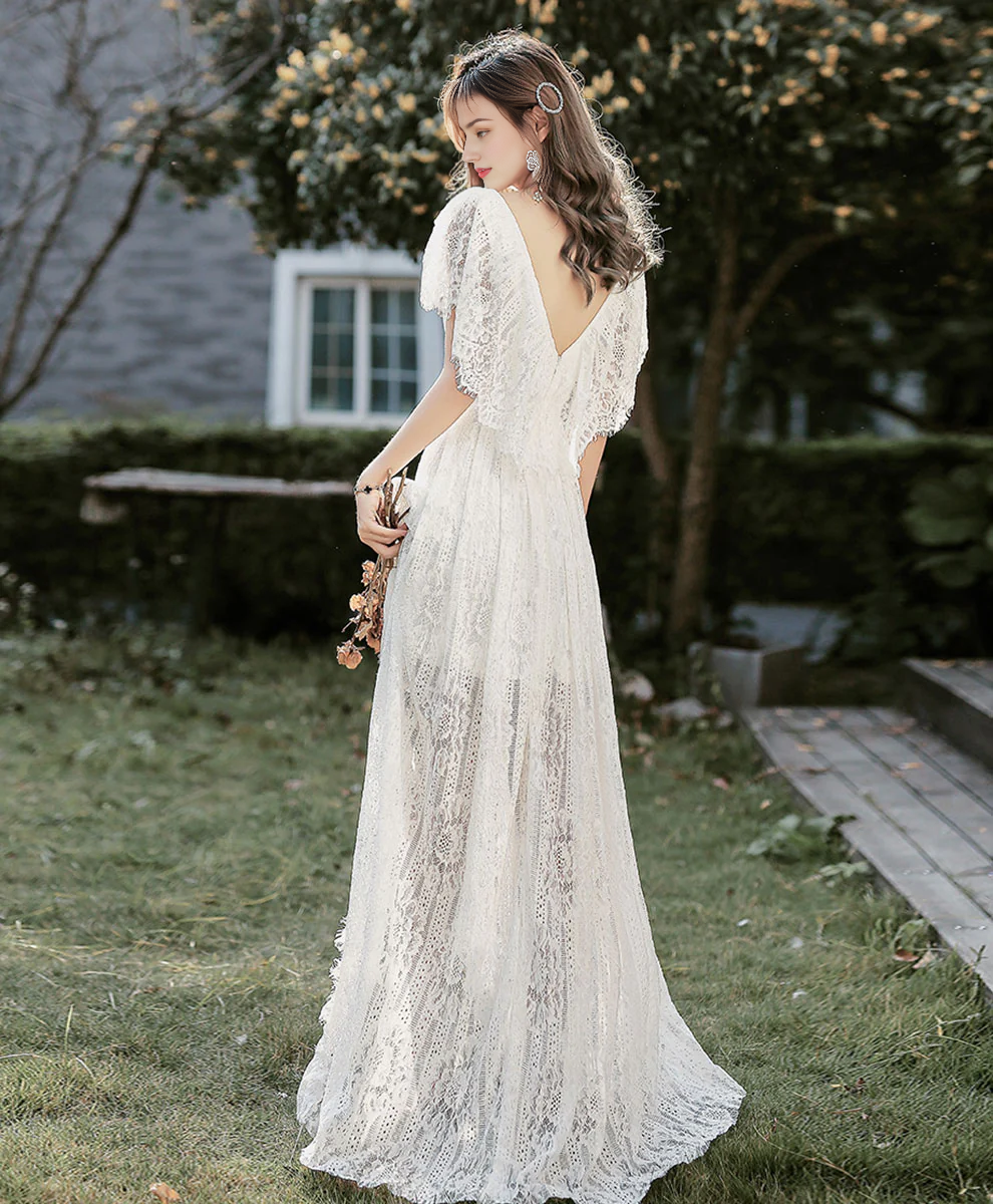 Robe de bal dos nu à col en V et dentelle