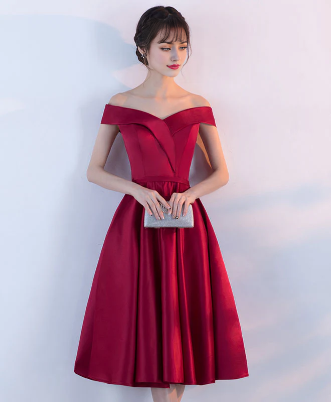 Robe de soirée mi-longue à col en V et épaules dénudées 