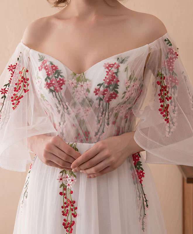 Robe de bal longue dos nu en tulle et dentelle à col en V