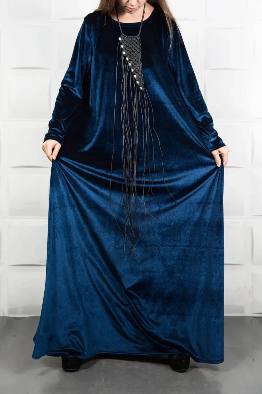 Velvet Chic Round Neck Straight Tube Floor Length Long Sleeves Mother of the Bride Dress Bridesmaid Party Prom Evening Dress