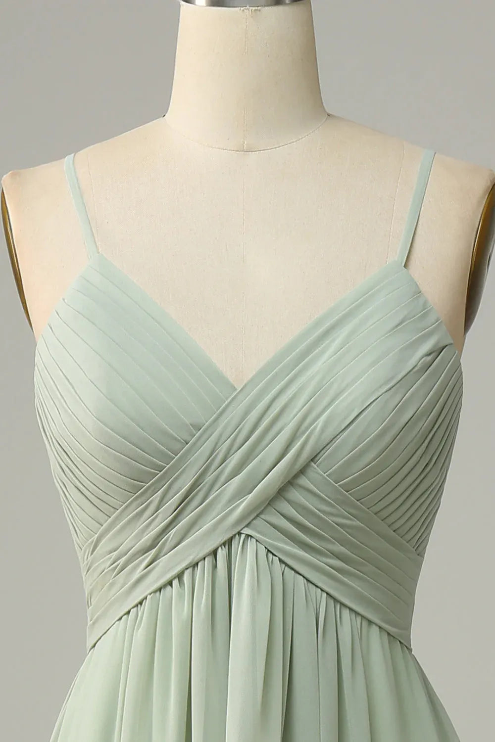 Vintage A Line Spaghetti Straps Sleeveless Pleated Chiffon Floor-Length Bridesmaid Dress
